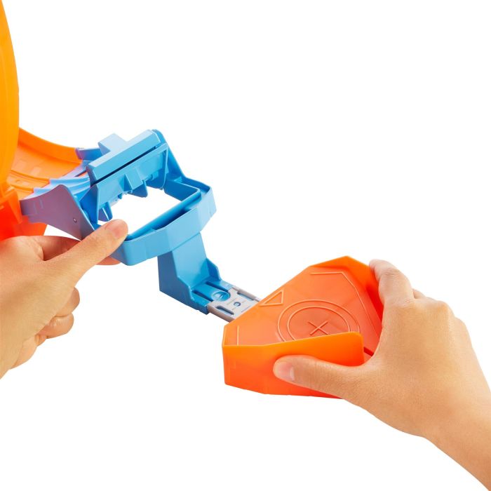Hot Wheels Champions Loop Stunt Track Set