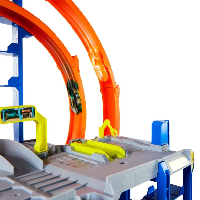 Hot Wheels Mega Loop Garage Playset