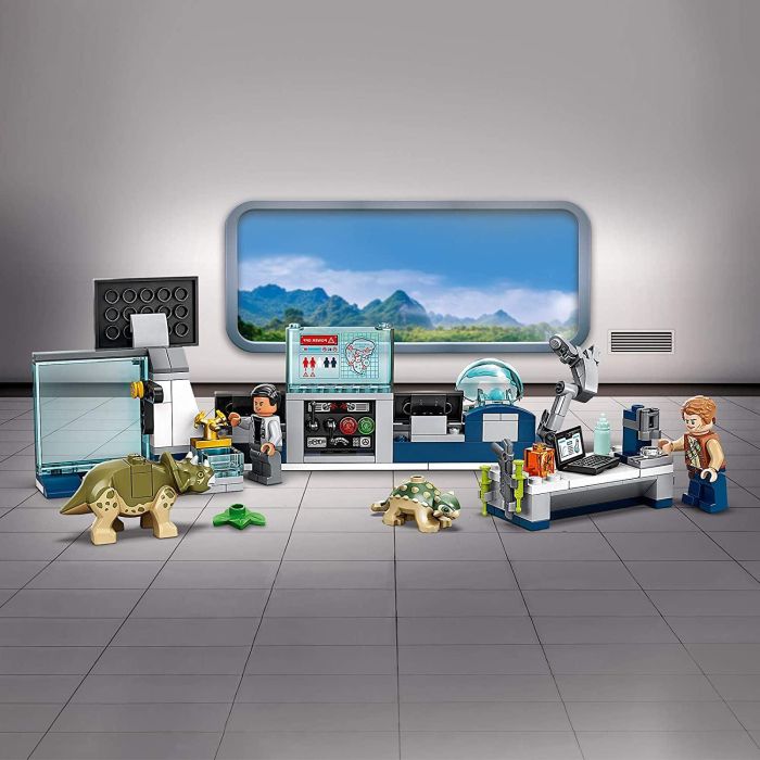 LEGO Jurassic World Dr. Wu's Lab Baby Dinosaurs Breakout 75939